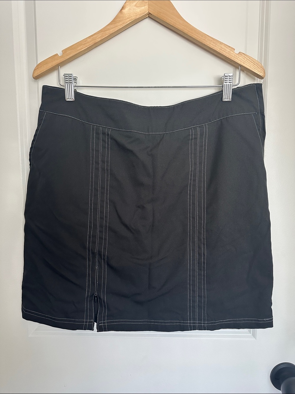 Lija Women’s Stitch-Detail Built-in Shorts Skirt Black 12